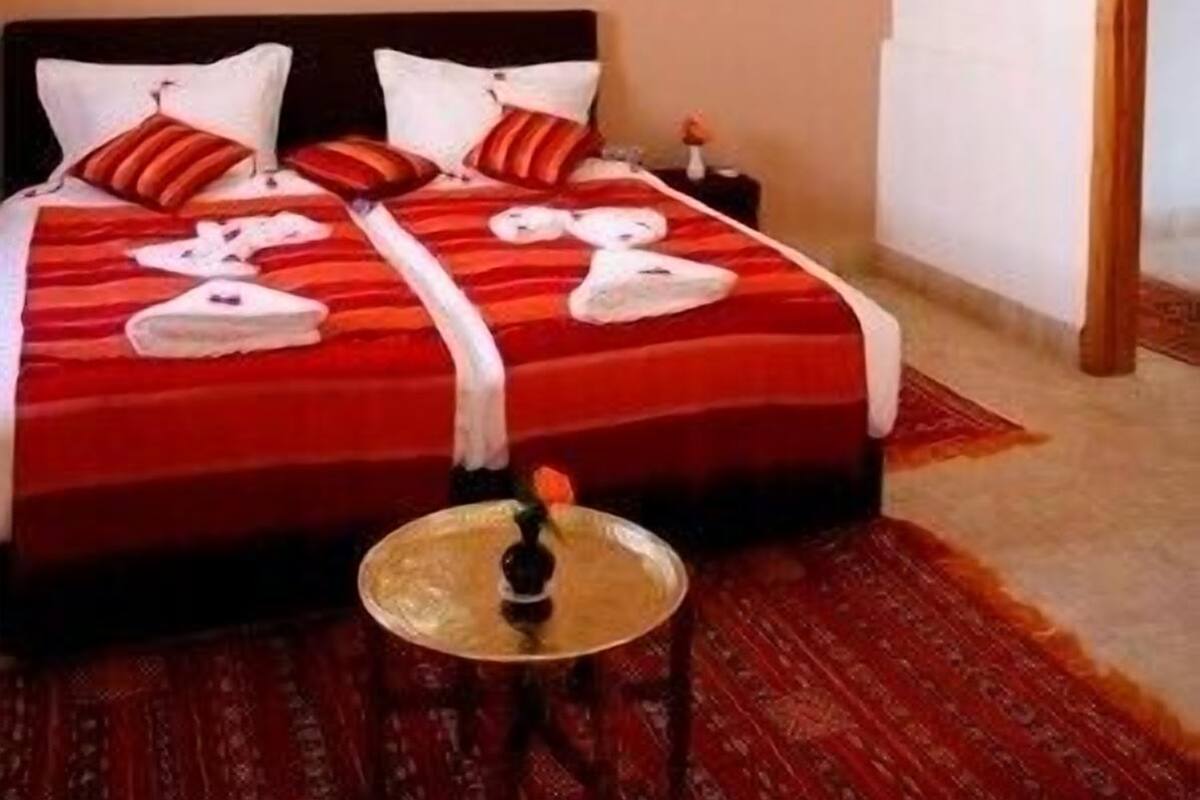 Standard-Doppelzimmer | Hochwertige Bettwaren, Zimmersafe, Schreibtisch, Bügeleisen/Bügelbrett