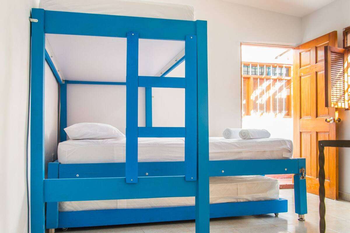 Premium bedding, free WiFi