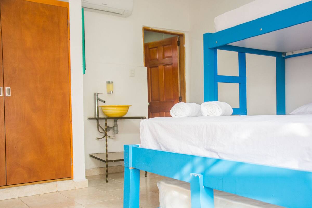 Premium bedding, free WiFi