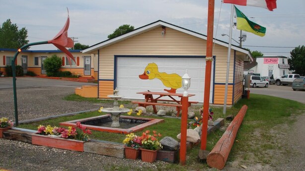 Unclassified image, 1 of 10, button - Sweet Dreams Motel (Broadview)