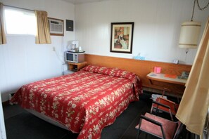 Desk, free rollaway beds, free WiFi