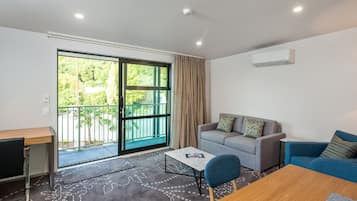 TV LCD 48 pollici con canali via cavo, TV