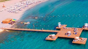 Private beach, sun-loungers, beach umbrellas, 2 beach bars - Aquasis Deluxe Resort & SPA (Didim)