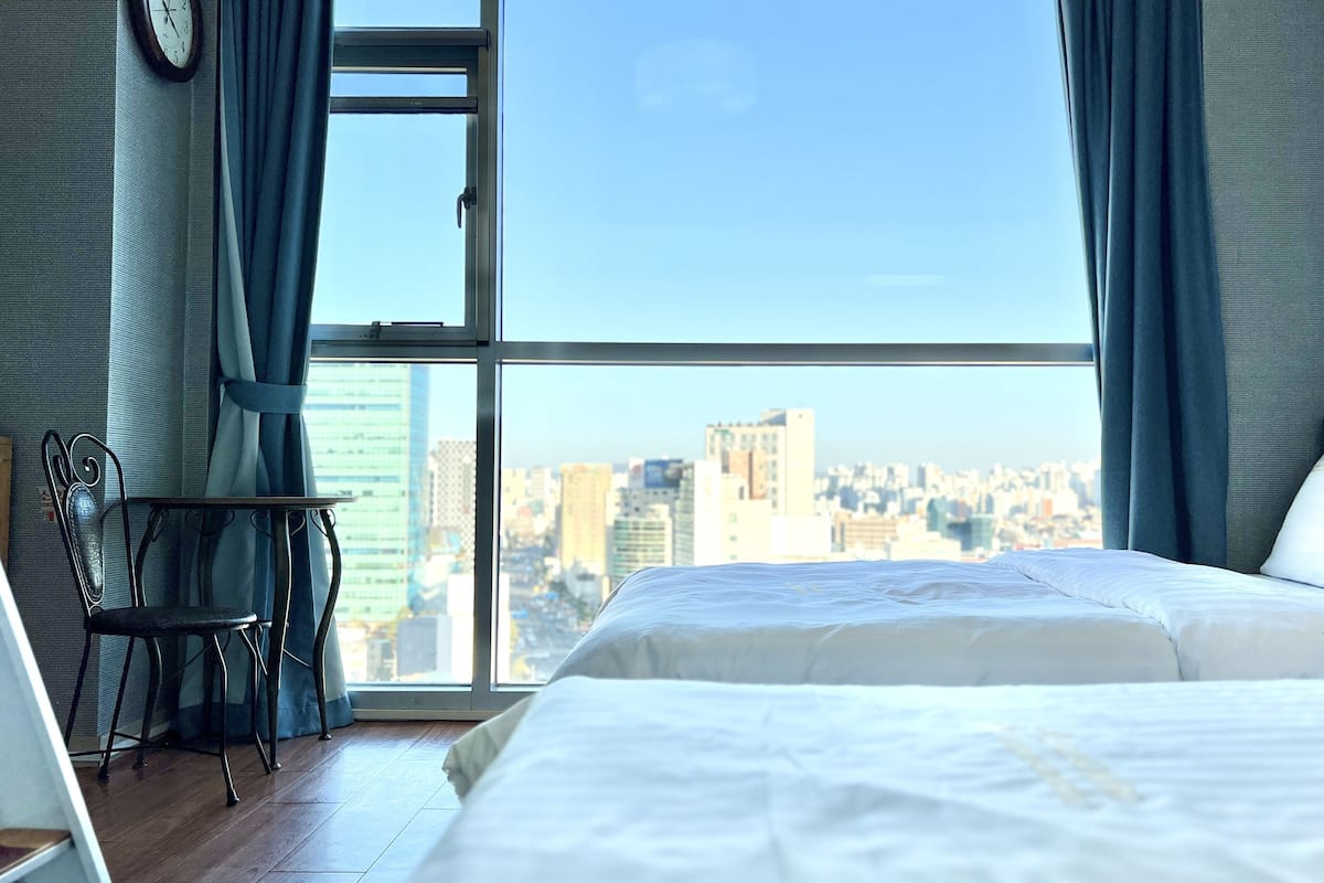 Deluxe Family City View | 1 bedroom, Frette Italian sheets, premium bedding, down comforters