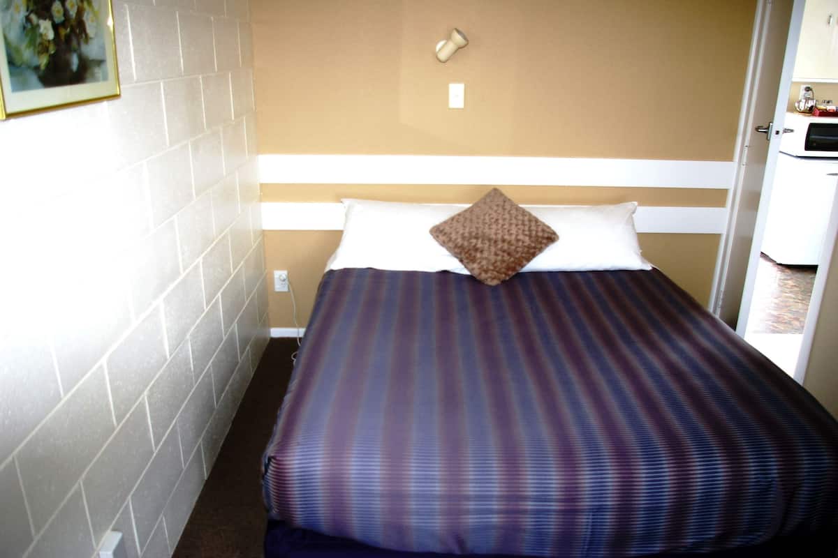 Suite, 1 Bedroom, Ground Floor | Premium bedding, individually decorated, individually furnished