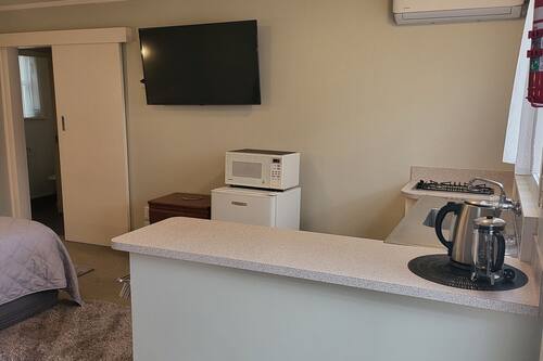 Extra Large Studio Unit