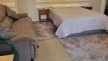 Extra Large Studio Unit | Living area