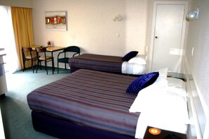 Premium bedding, individually decorated, individually furnished - Totara Lodge Motel (Levin)