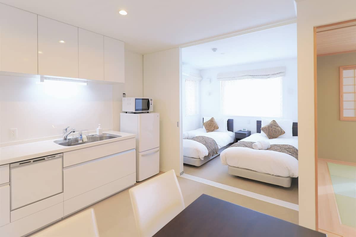 Habitación Deluxe, 2 habitaciones (Mt.Yotei View, 32㎡) | Caja de seguridad en la habitación y decoración personalizada