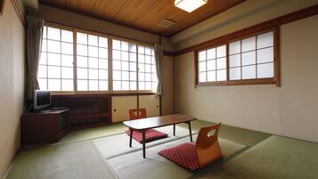 In-room safe, free WiFi, bed sheets