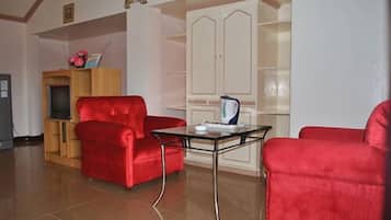 Studio | Living area