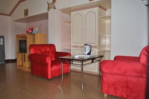 Studio | Living area