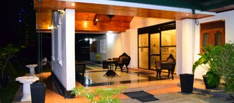 Guruge King's Island Resort