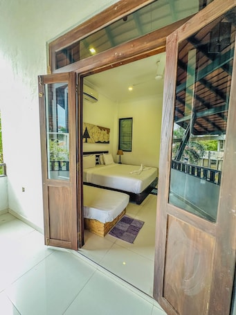 Desk, iron/ironing board, rollaway beds, free WiFi