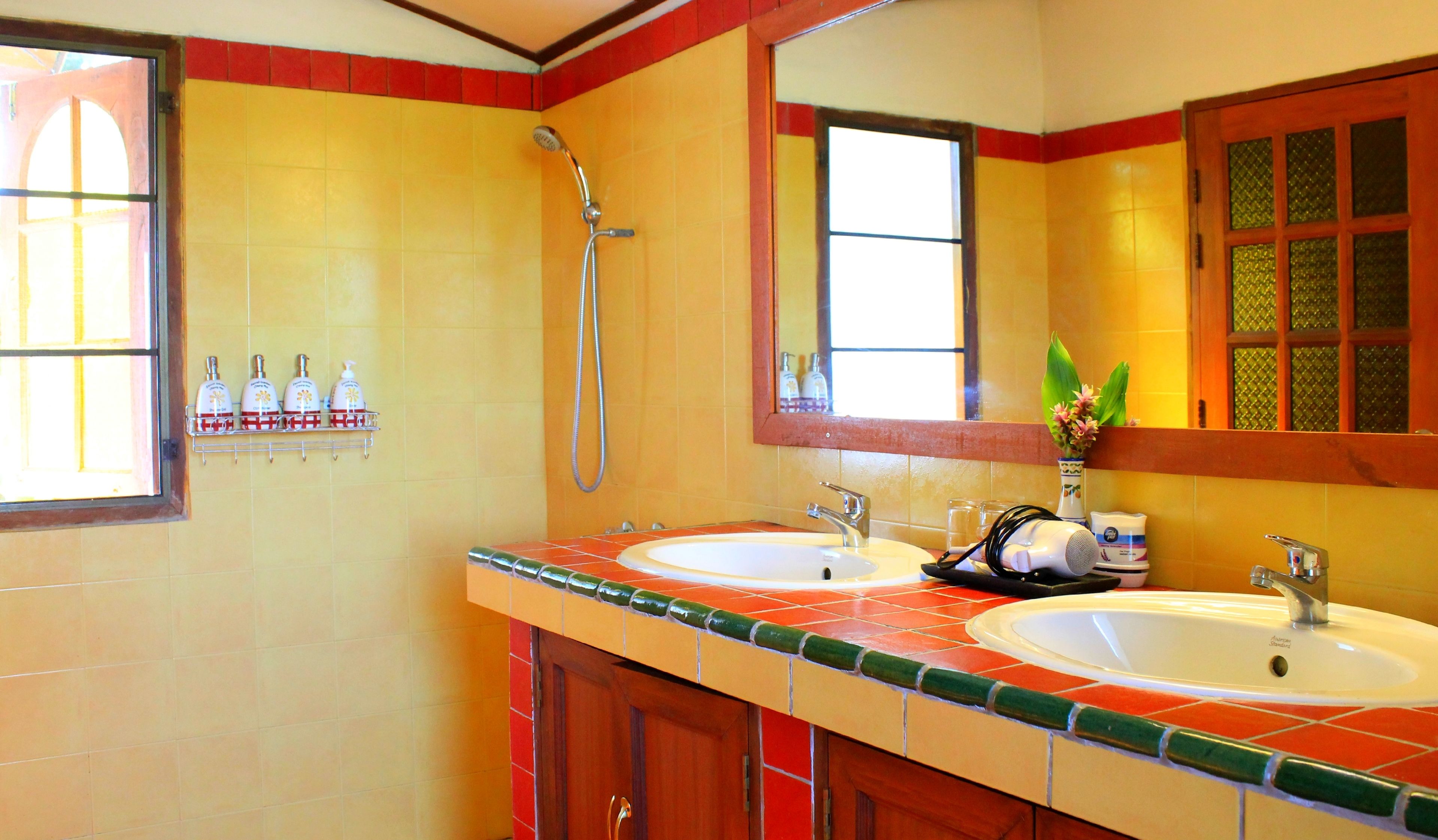 deluxe family house | bathroom | free toiletries, hair dryer, slippers, towels