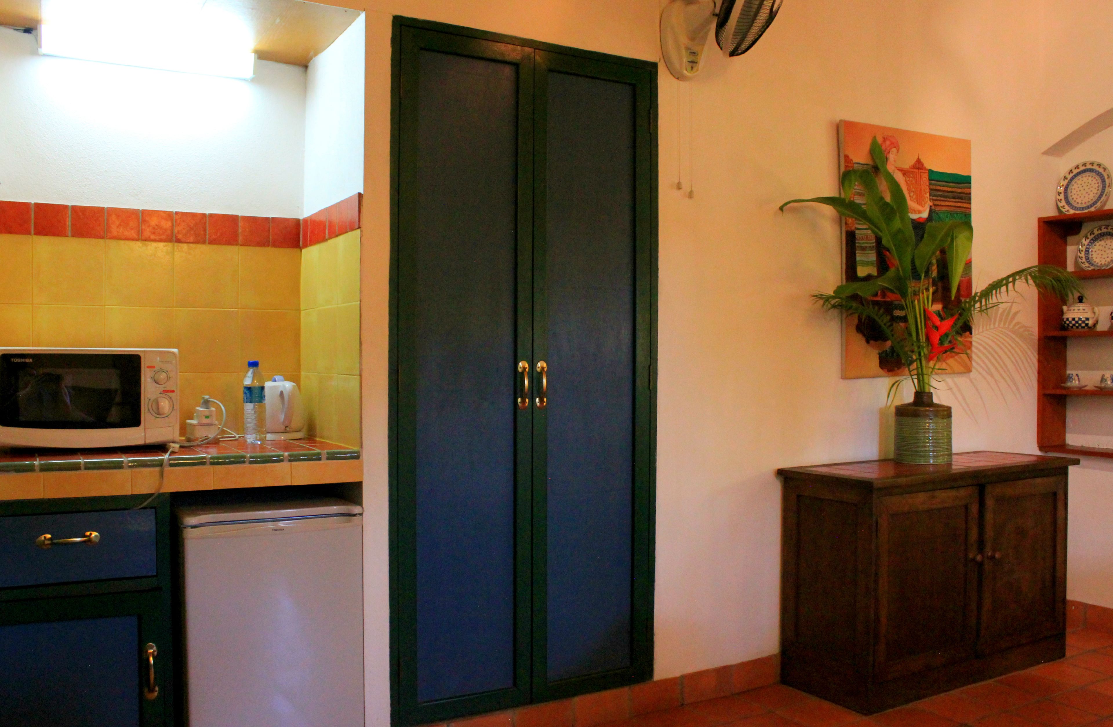 standard twin room | in-room safe, desk, iron/ironing board, free wifi