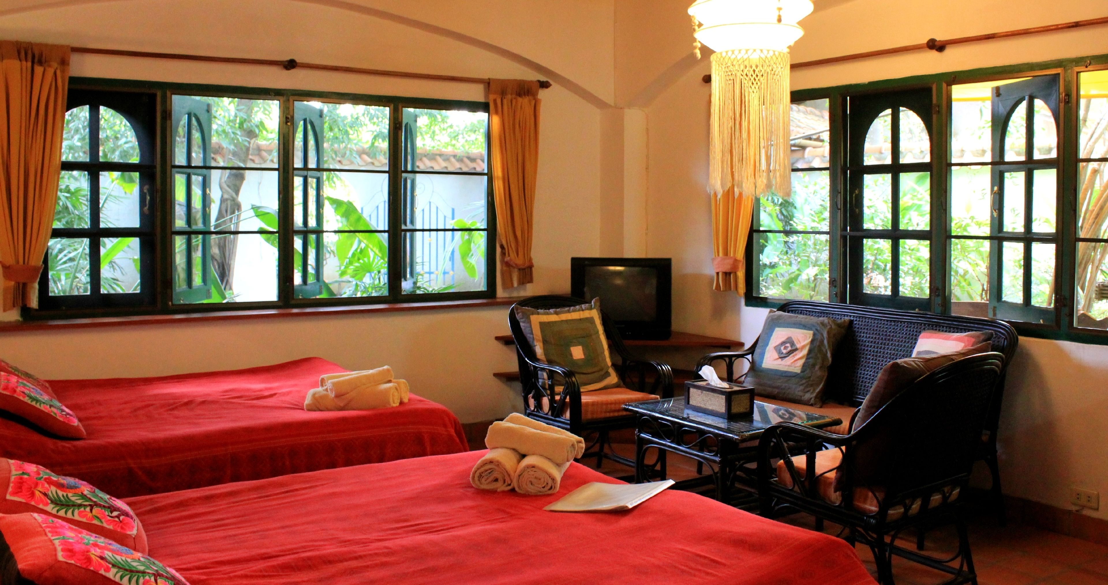 standard twin room | in-room safe, desk, iron/ironing board, free wifi