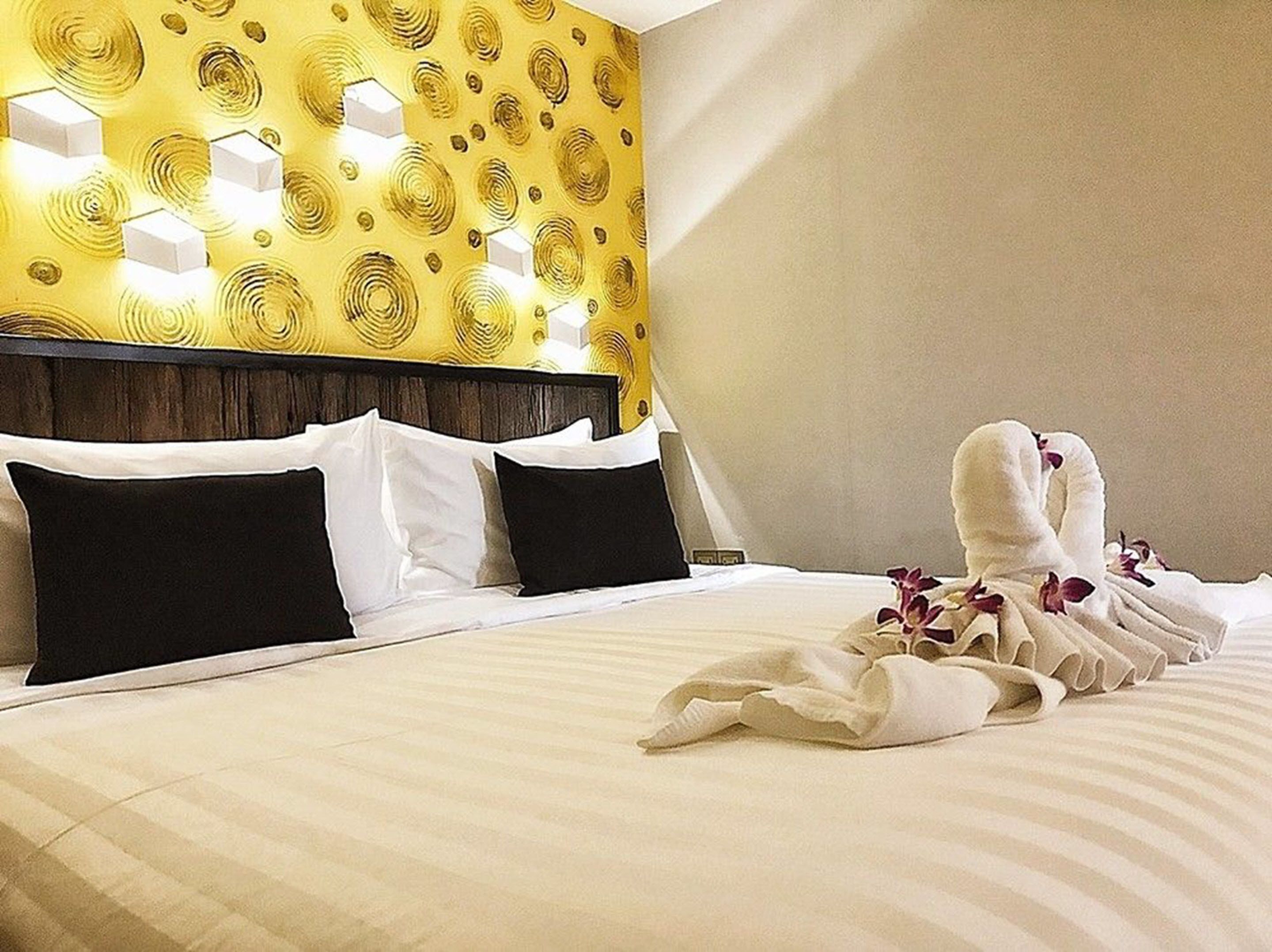 minibar, in-room safe, desk, blackout curtains