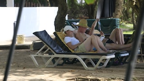 Two people relaxing on a sunbed under a tree. - Akash Villa (Thalaramba)