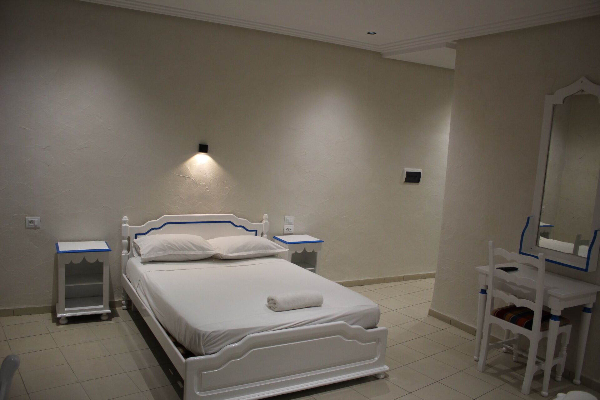 Habitación triple estándar | Escritorio, cortinas blackout, wifi gratis y ropa de cama 