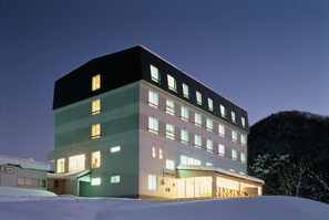 Fasade – kveld/natt