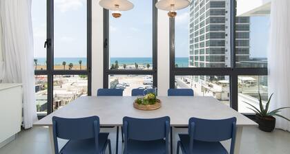 Mr. Promenade - By TLV2GO