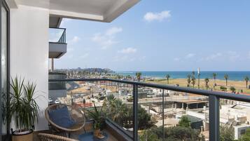 In-room safe, laptop workspace, blackout curtains, soundproofing