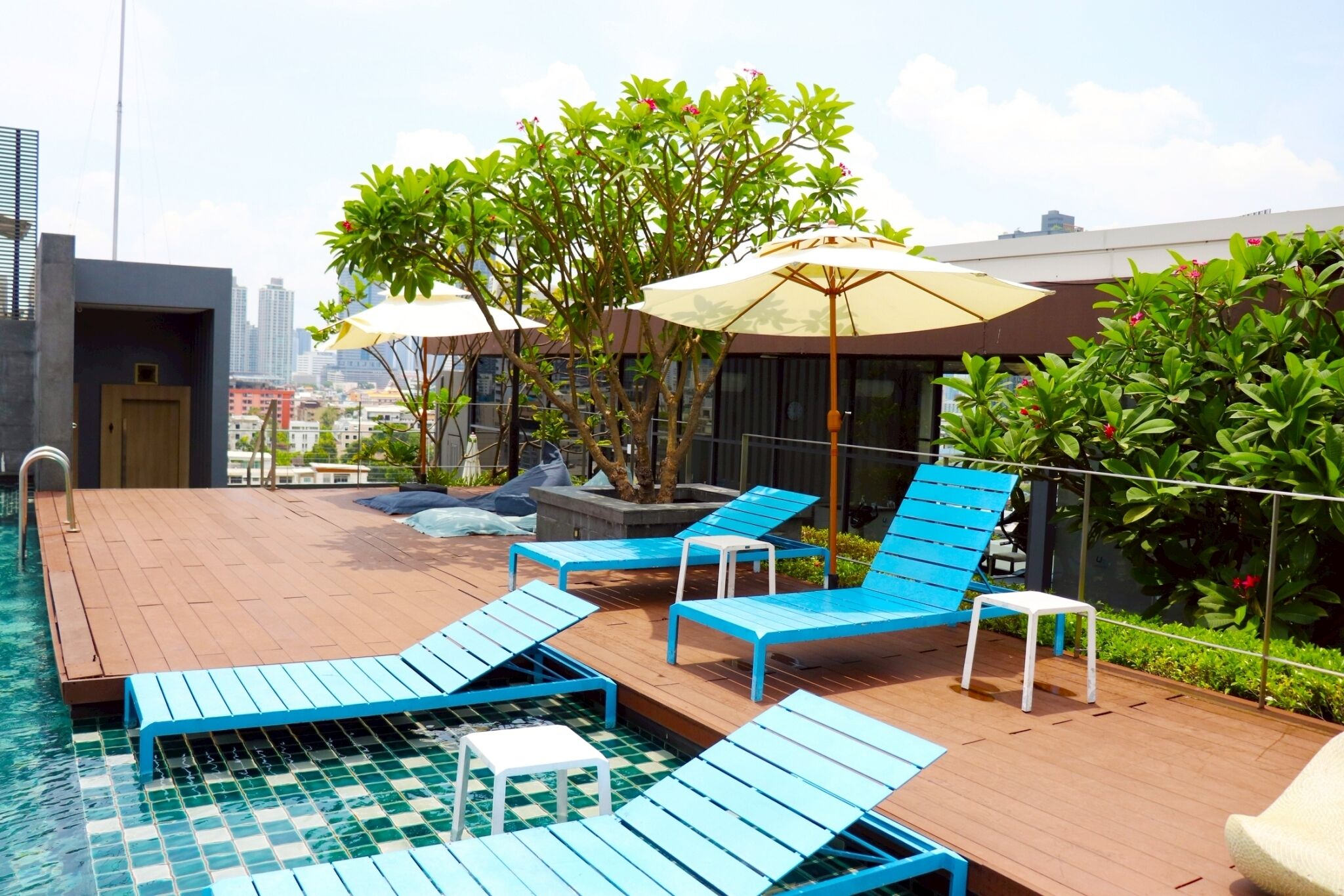 outdoor pool, pool loungers