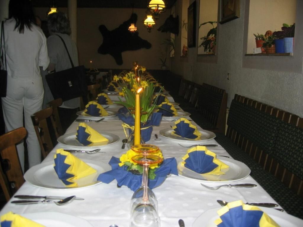 Se sirven cenas y cocina regional 