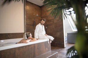室内 SPA 浴缸