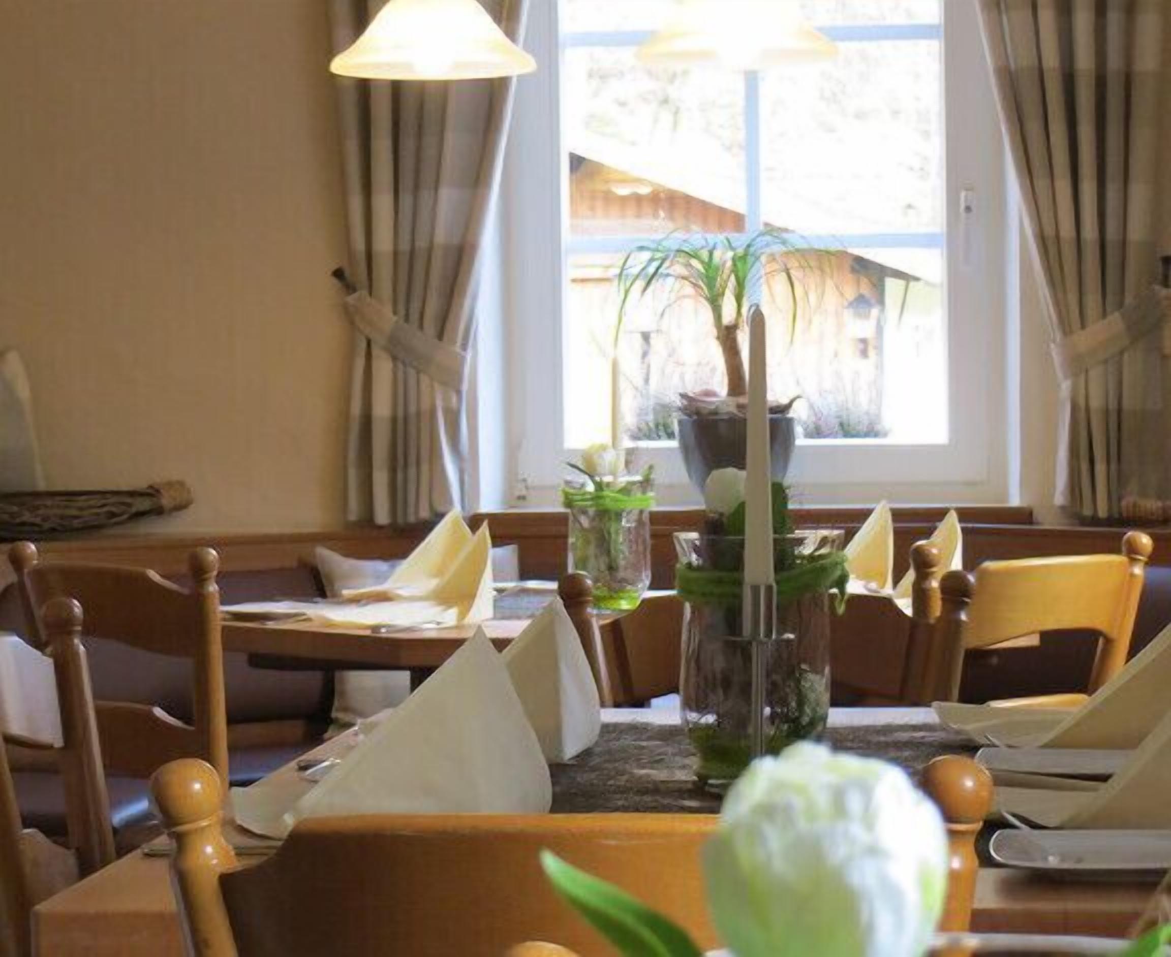 2 restaurants, breakfast, lunch, dinner served; regional cuisine