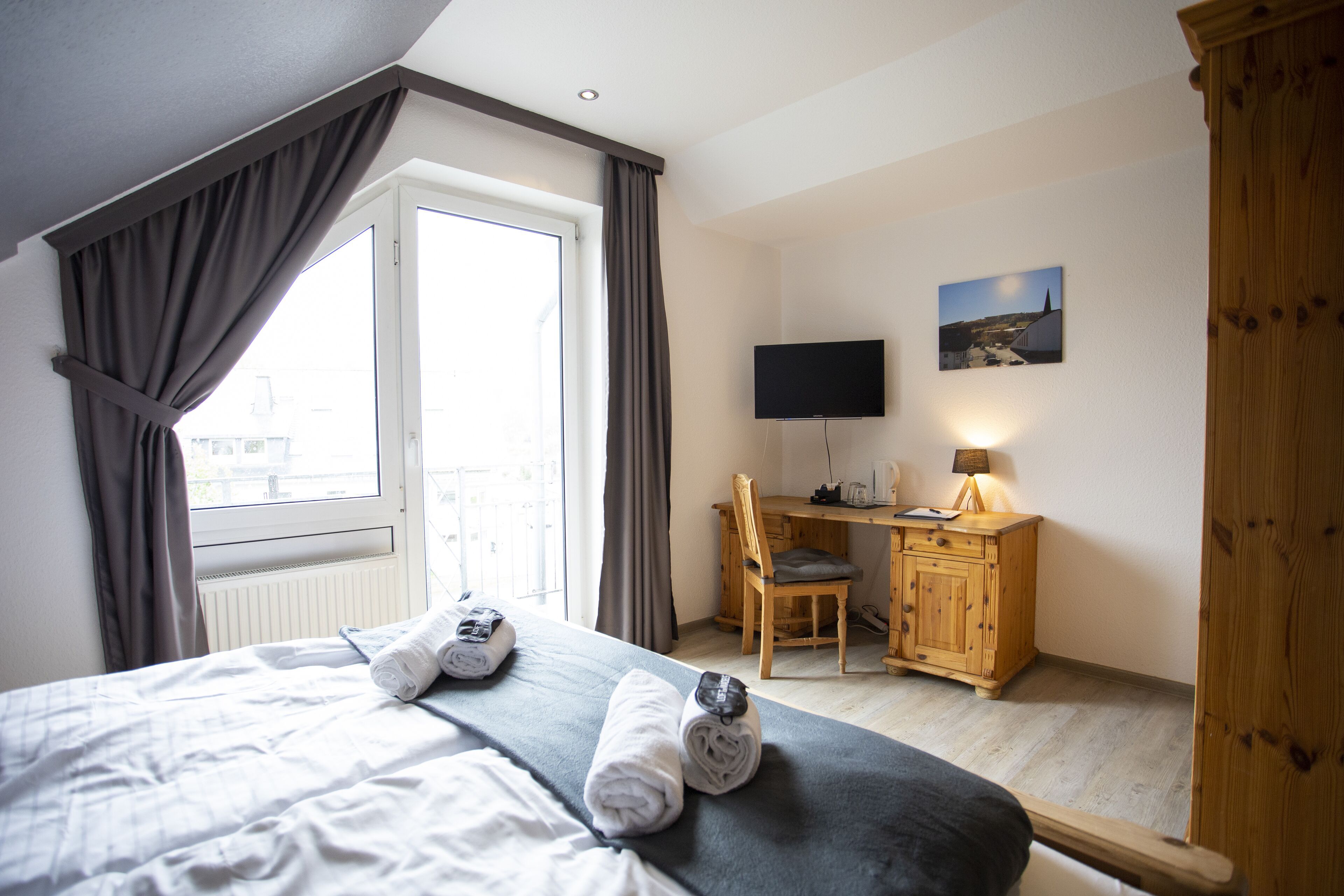 1 bedroom, hypo-allergenic bedding, individually decorated