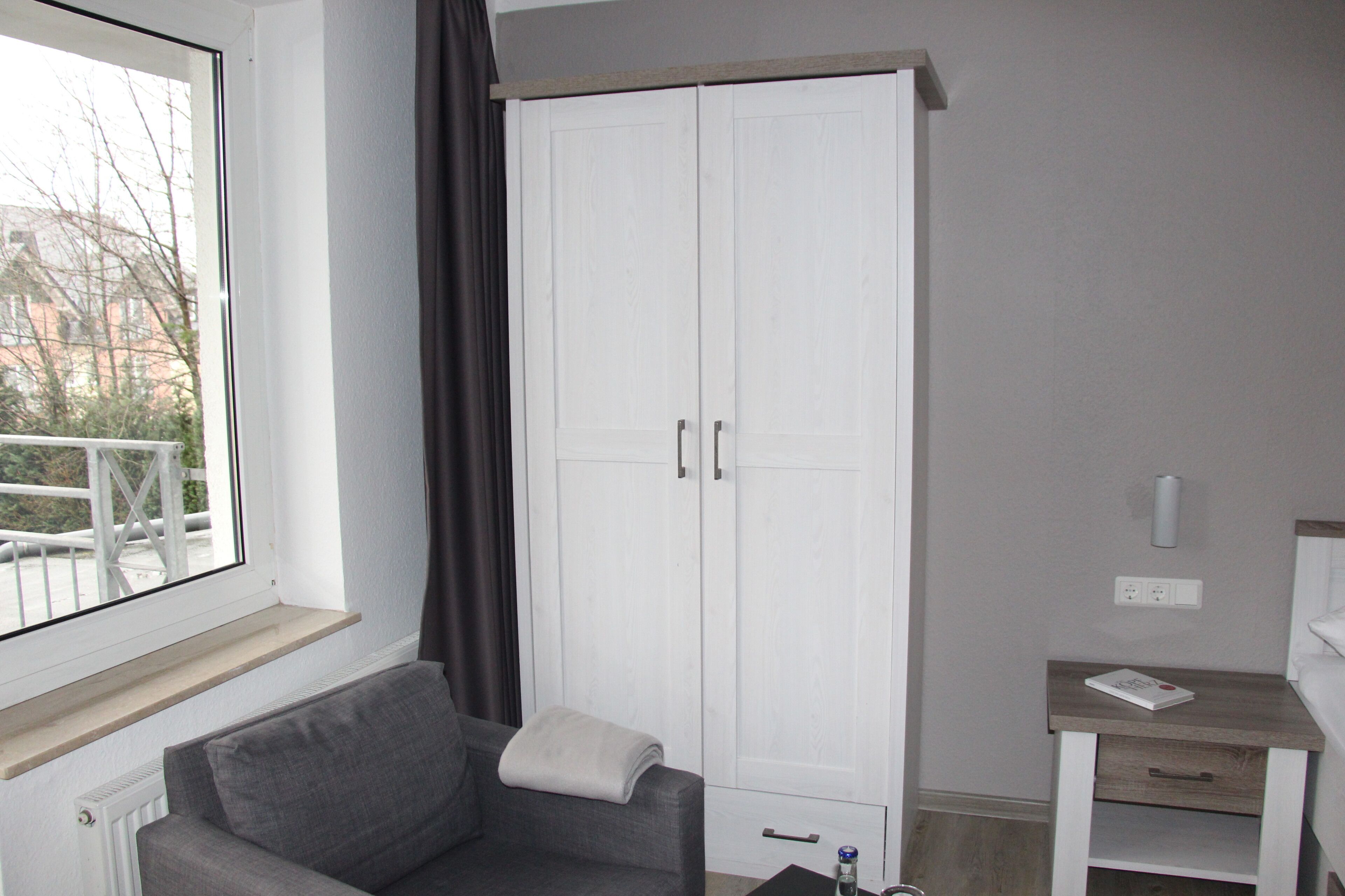 1 bedroom, hypo-allergenic bedding, individually decorated