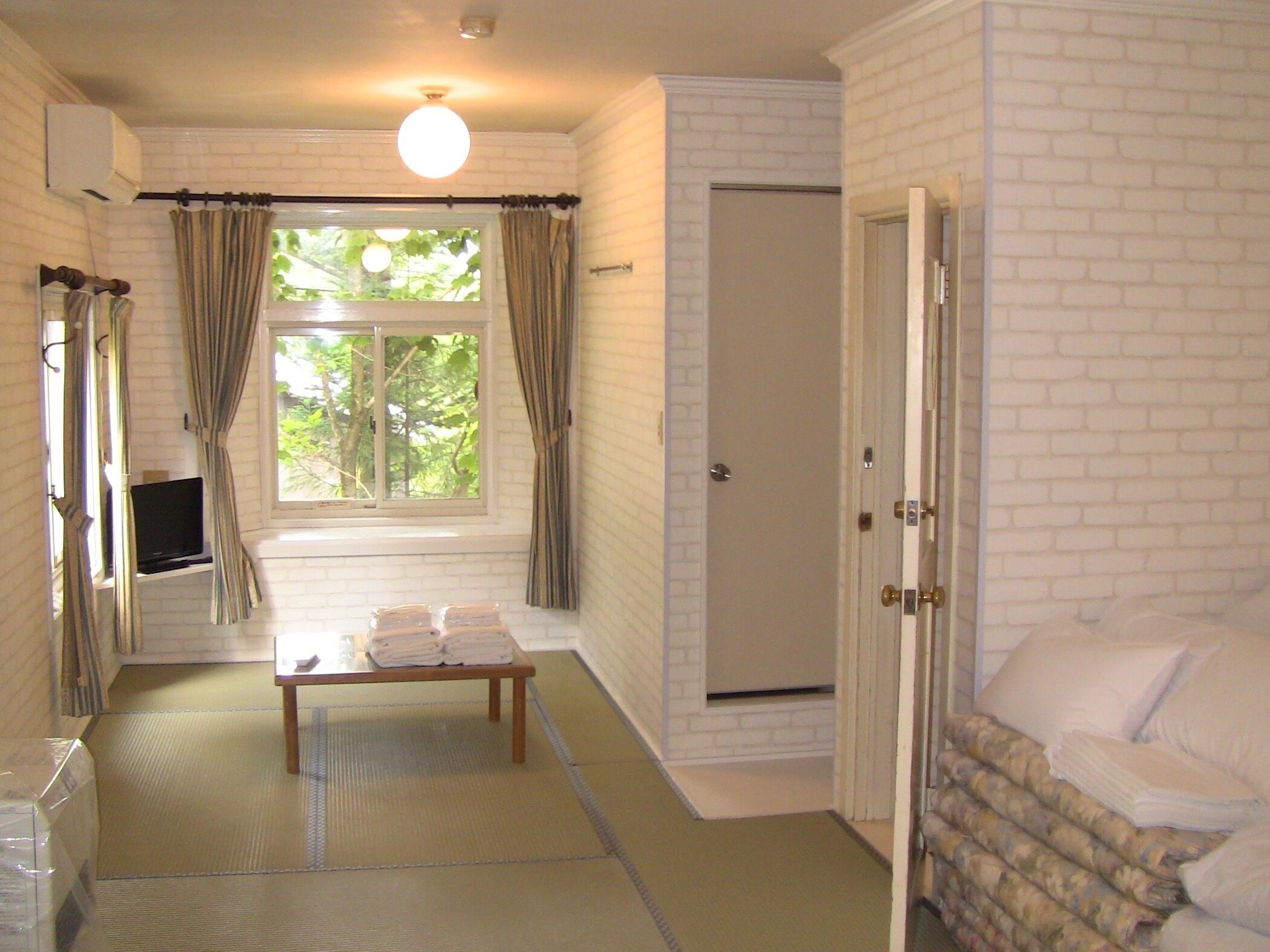 Japanese Family Room with Private Bathroom, Mountain View