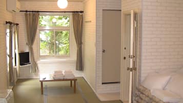 Japanese Family Room with Private Bathroom, Mountain View