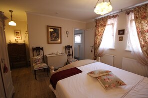 Egyptian cotton sheets, premium bedding, down comforters, pillowtop beds