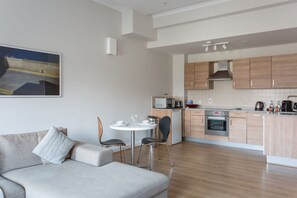 Living area - PREMIER SUITES PLUS Glasgow George Square (Glasgow)