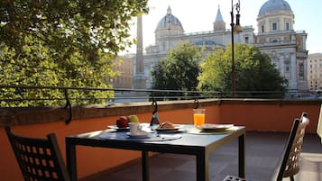 Daily buffet breakfast (EUR 15.00 per person)
