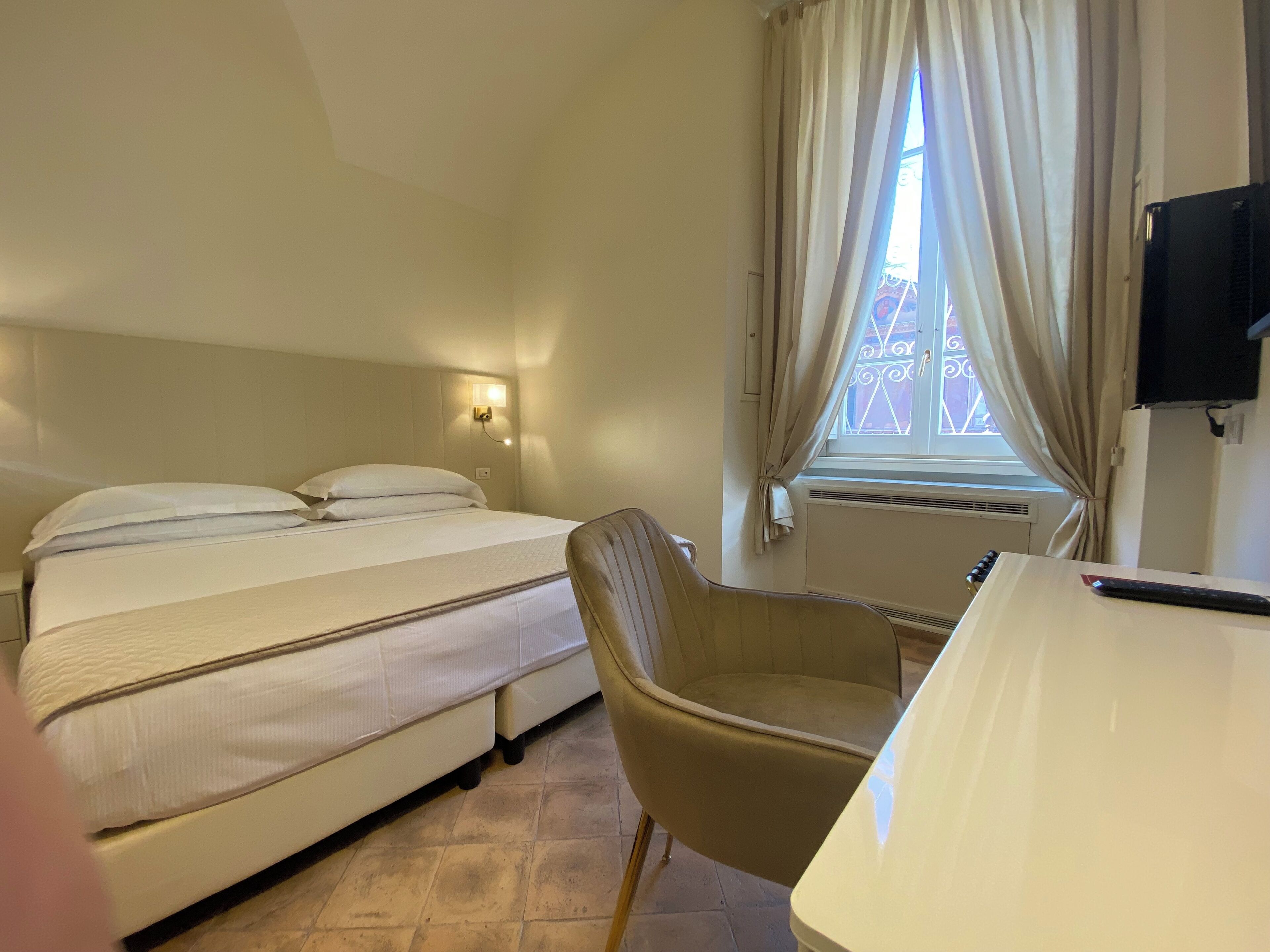 Photo - Basilica Hotel