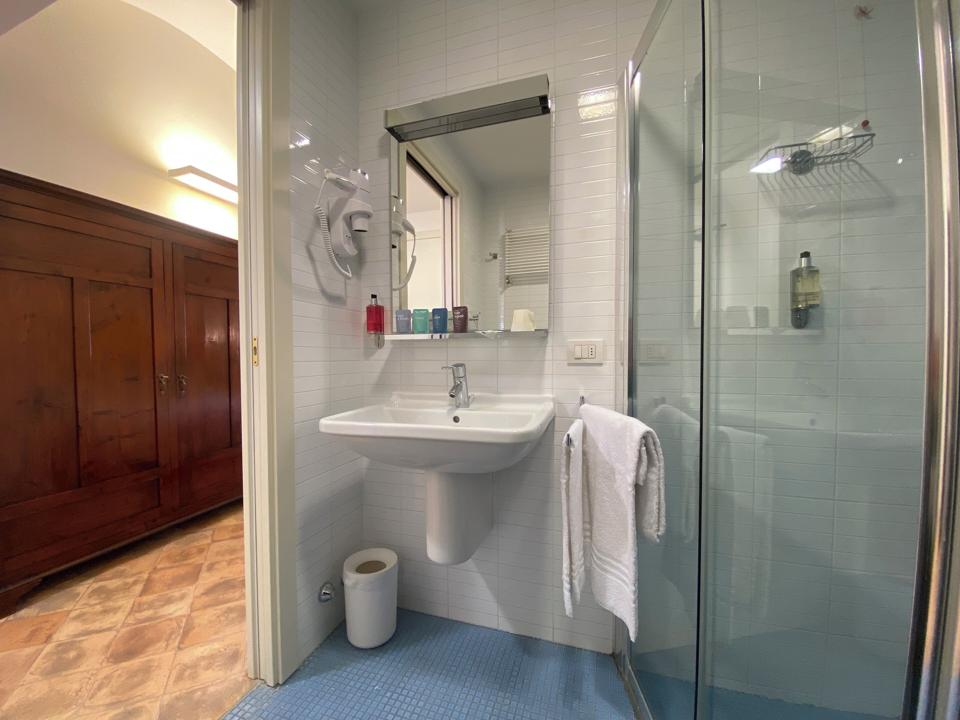 classic room | bathroom | shower, rainfall showerhead, free toiletries, hair dryer