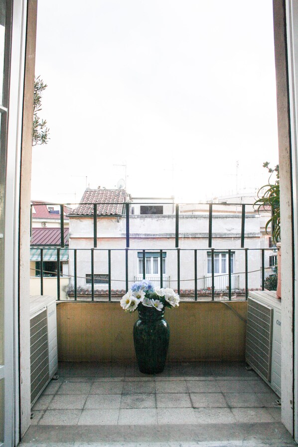 Standard Quadruple Room, 1 Double Bed with Sofa bed, Balcony, City View | Balcony