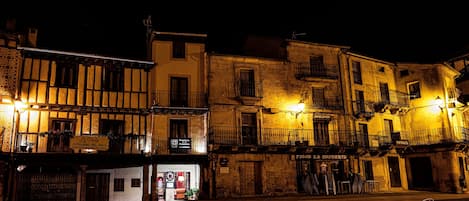 Façade de l’hébergement - soirée/nuit