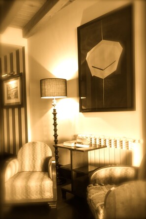 Premium bedding, desk, blackout curtains, soundproofing