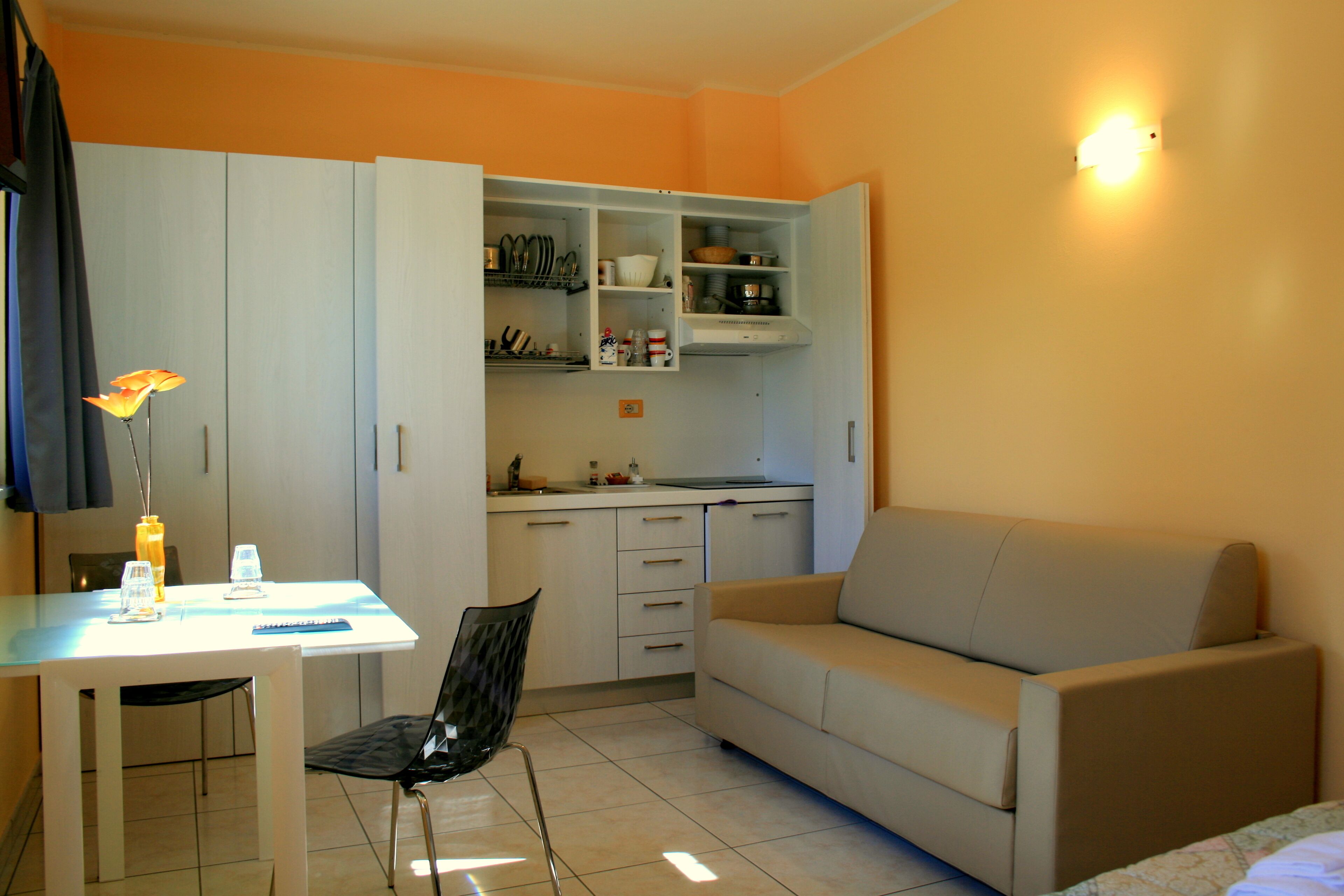 Familienzimmer, Kochnische, Gartenblick | Schreibtisch, laptopgeeigneter Arbeitsplatz, Verdunkelungsvorhänge