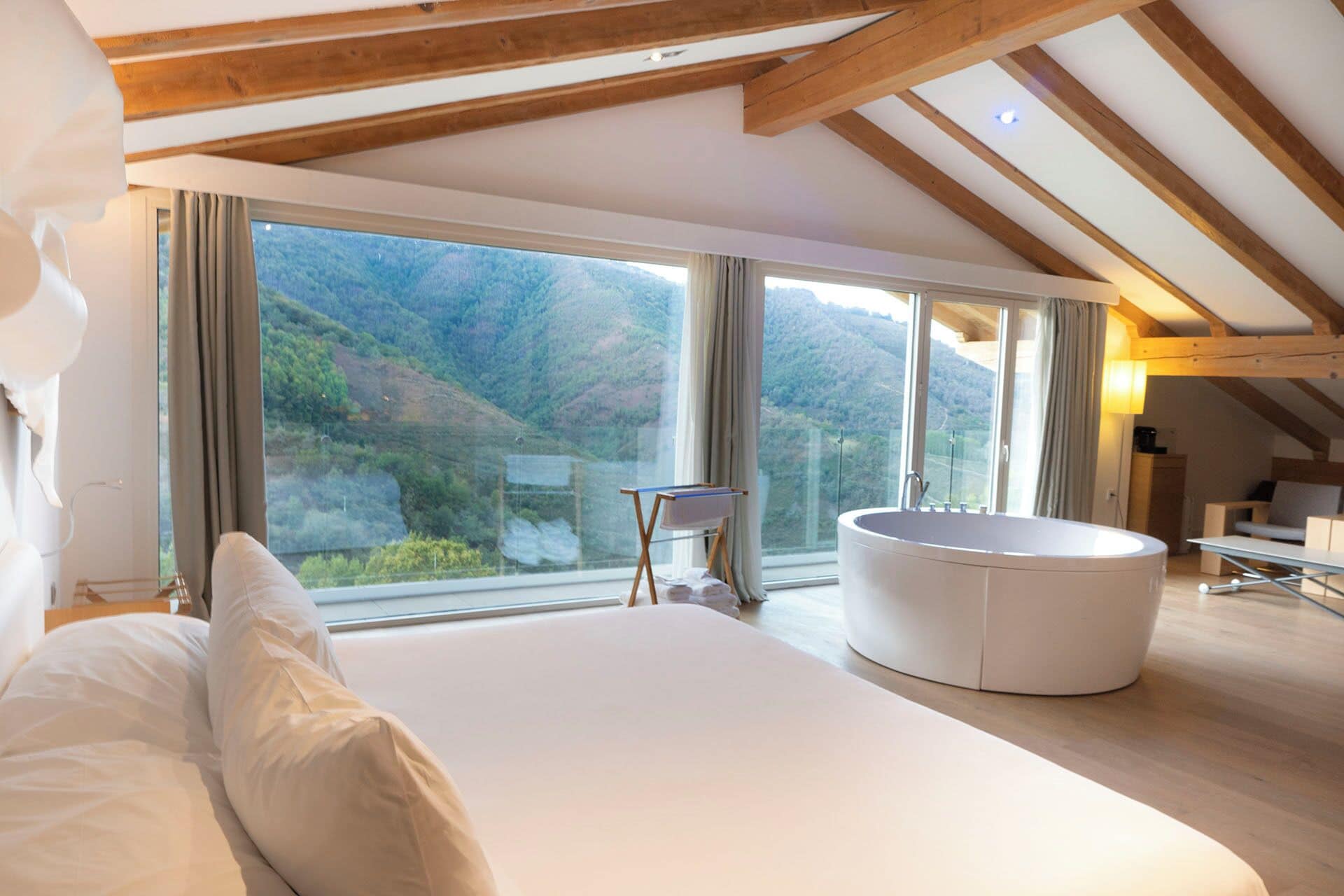 Suite | Egyptian cotton sheets, premium bedding, in-room safe, desk