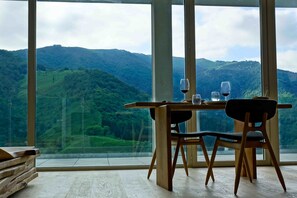 Breakfast, lunch and dinner served - Arantza Hotela (Arantza)