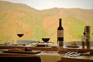 Breakfast, lunch and dinner served