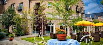 Step House Hotel