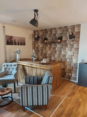 Flat-screen TV - Guesthouse Lazey (Voorthuizen)