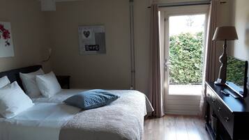 Kamer, 1 twee- of 2 eenpersoonsbedden | Een strijkplank/strijkijzer, babybedden, gratis wifi